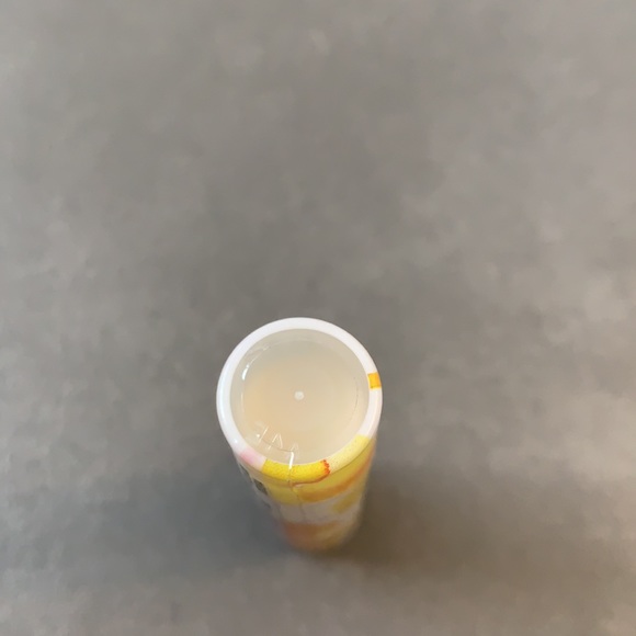 🌼 Avon “Petals” Lip Balm - Coconut Flower 🌼 - Picture 7 of 10